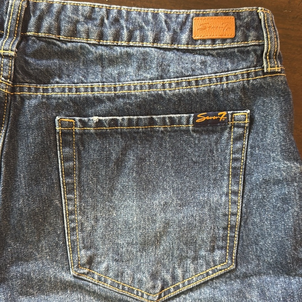 EUC like new! Seven7 Weekend Short Denim Blue Shorts Distressed Cotton Womens 16 - Picture 5 of 5